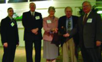 Members of the Municipality accept award